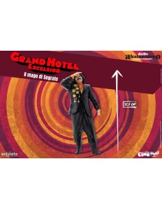 Diego Abatantuono Mago Segrate Grand Hotel Excelsior COS106531 infinite statue | Futurartshop.com 2