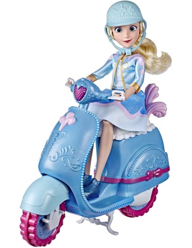 Disney Princess Comfy Squad Cenerentola con il suo Scooter HASE89375L00 Hasbro | Futurartshop.com
