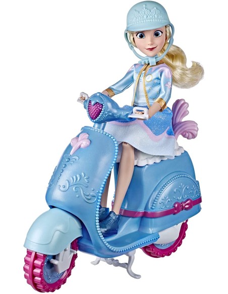 Disney Princess Comfy Squad Cenerentola con il suo Scooter HASE89375L00 Hasbro | Futurartshop.com