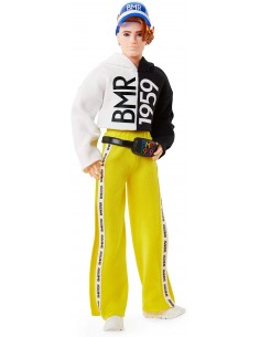 Barbie - BMR1959 Bambola Ken con Lentiggini e Vestiti Sportivi GNC49 Mattel-Futurartshop.com