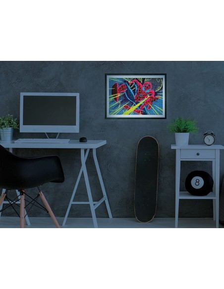 Puzzle Spider-Man Luminoso 104 pezzi CLE27555 Clementoni | Futurartshop.com