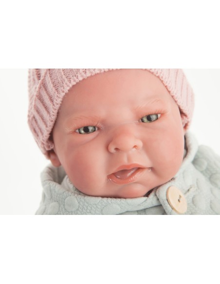 Bambola Reborn Sweet Lea con giacca verde KRE80112 Antonio Juan | Futurartshop.com