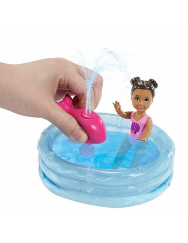 Barbie Babysitter playset bambole con piscina TOYFHY97/GRP39 Mattel | Futurartshop.com
